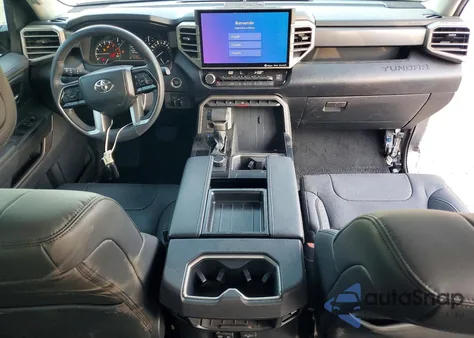 2024 Toyota Tundra Crewmax Sr z USA, uszkodzony, nr VIN 5TFLA5DB3RX215427